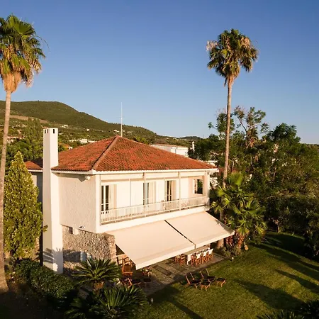 Old Sport Mansion Mikrá Mandínia